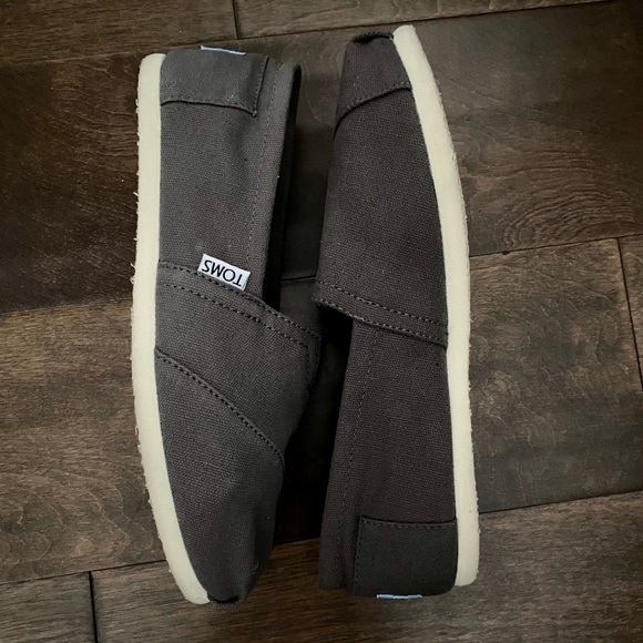 TOMS Women’s Shoes - Picture 2 of 8